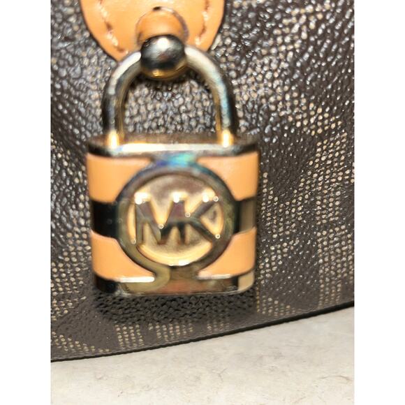 Michael Kors Kirby large satchel in brown monogram printed pebble leather. - Picture 4 of 15